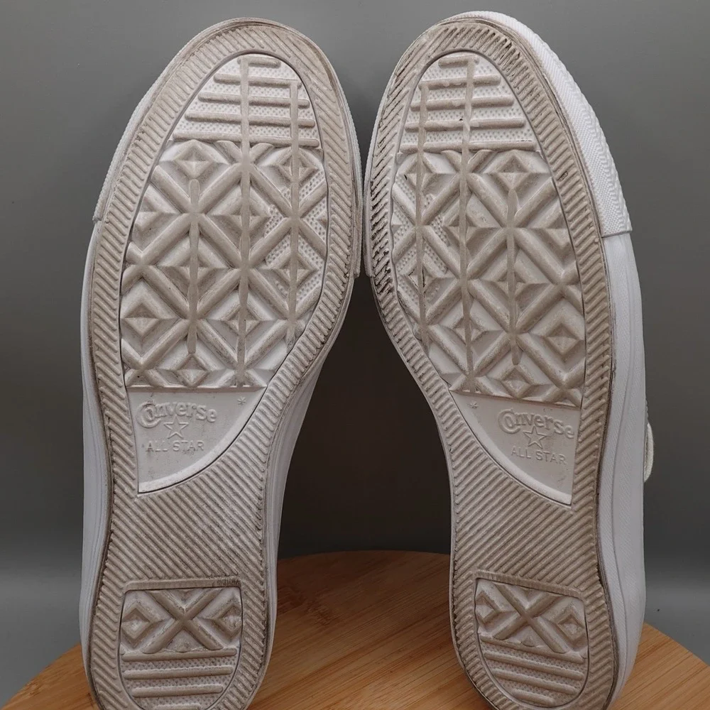 Converse‎ Shoes M 7 W 9 Chuck Taylor Low Top White Patent Leather 164715C